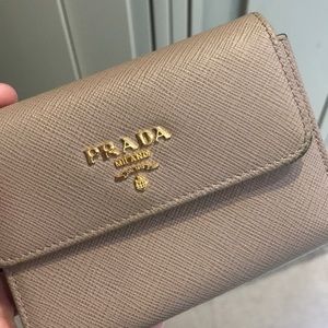 COPY - Used PRELOVED Prada wallet